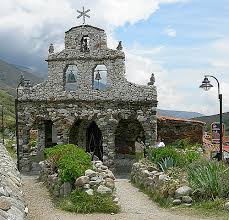 La Iglesia de Piedra de Juan Felix Sanches se en cuentra en San Rafael de Mucuchies a 3140 msnm.